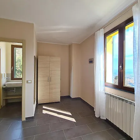 La Pietra 1 E La Pietra 2 * La Spezia