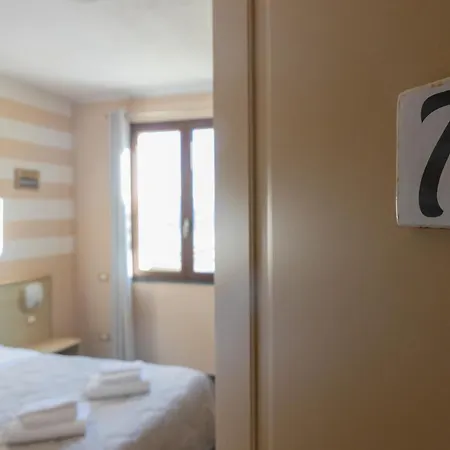 La Pietra 1 E La Pietra 2 *