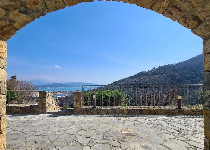 La Pietra 1 E La Pietra 2 * La Spezia