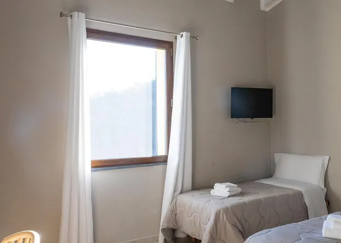 La Pietra 1 E La Pietra 2 *