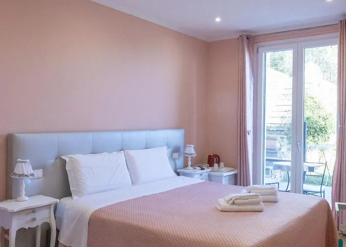 La Pietra 1 E La Pietra 2 *